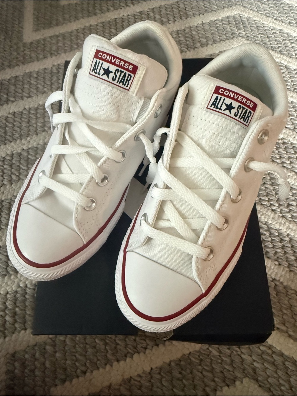Converse big kid All Star size 4 new